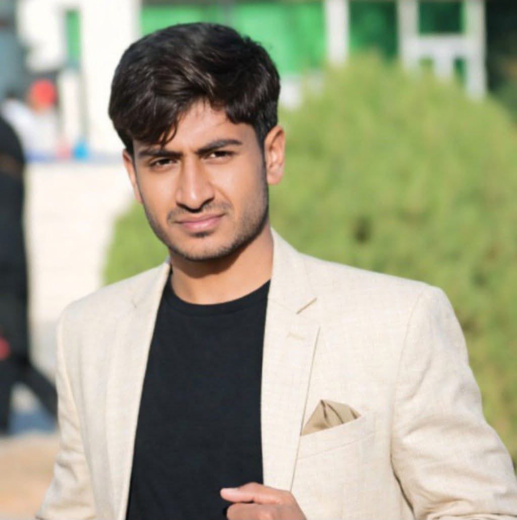 Professional robotic portrait representing Zahid Ashraf
